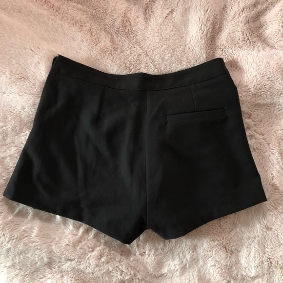 🔥2/$30🔥Pull&Bear Black Pleated Skort - Picture 3 of 6